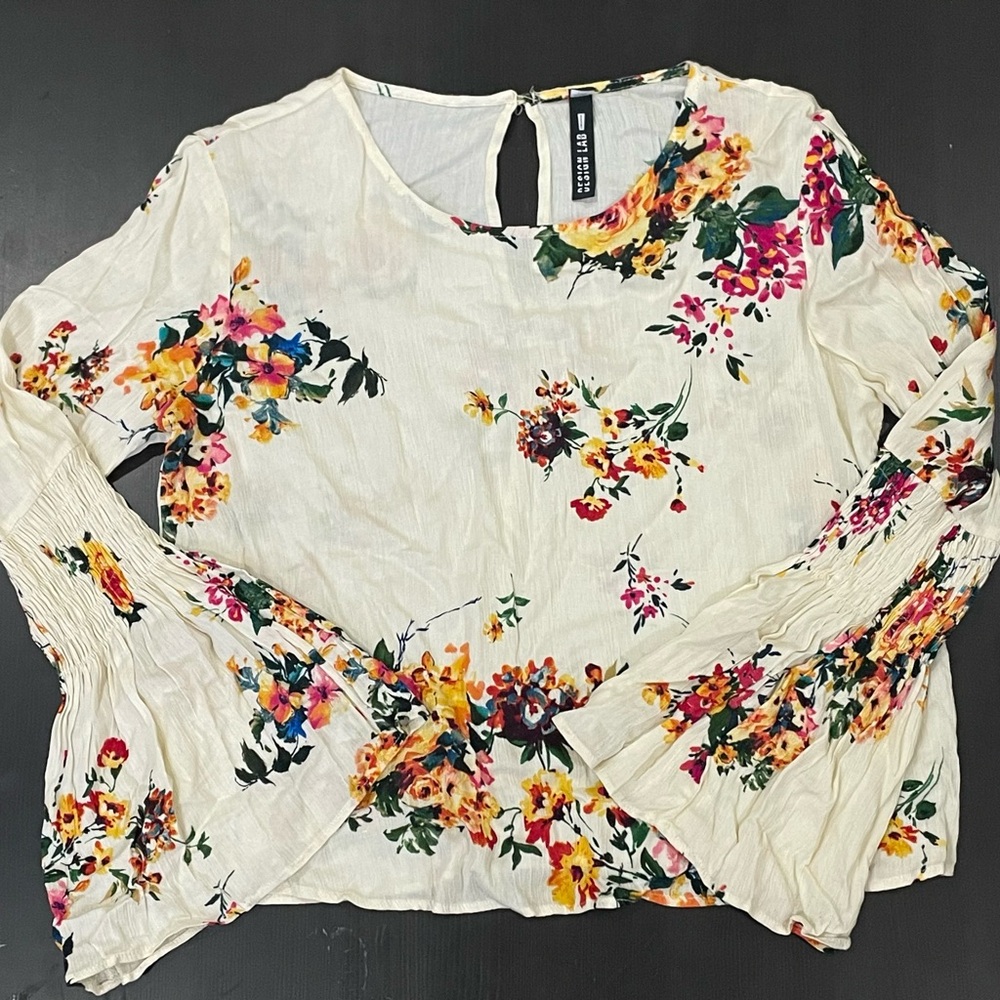 Lord & Taylor Design Lab Bell Sleeve Floral Blouse *Excellent Cond* Size M